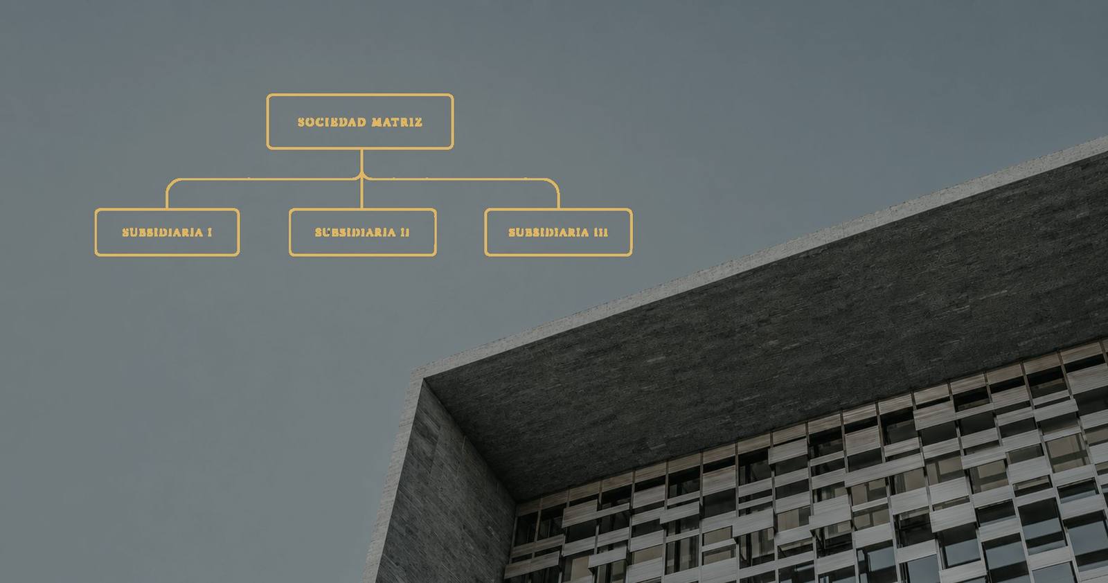 Estructura corporativa sobre edificio — Derecho corporativo en Mérida